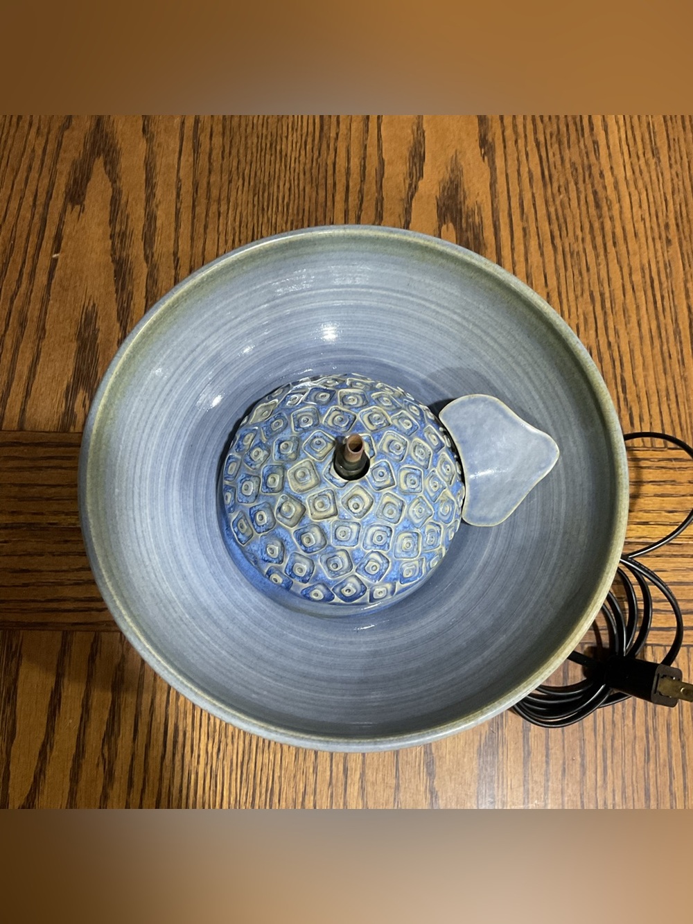 Decorative Blue Ceramic Fountain Bowl with Decorative Dome or pets to drink